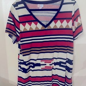 Cute LuLaRoe V neck worn only a couple times